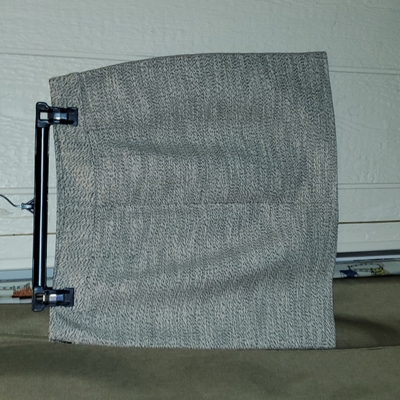 Loft tweed skirt size 6, cream and black - Picture 3 of 3